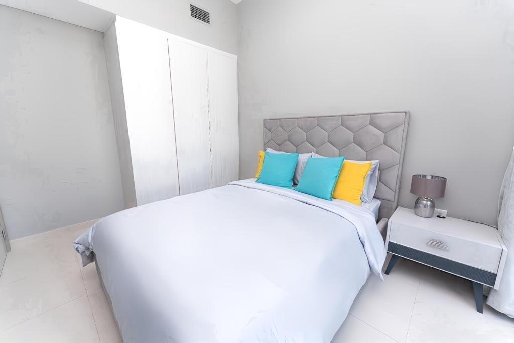 Cozy & Modern 1Br Apartment In Business Bay Walking Distance To The Metro Dubai Exterior photo